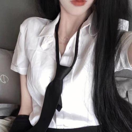 圣洁的艾曼妞